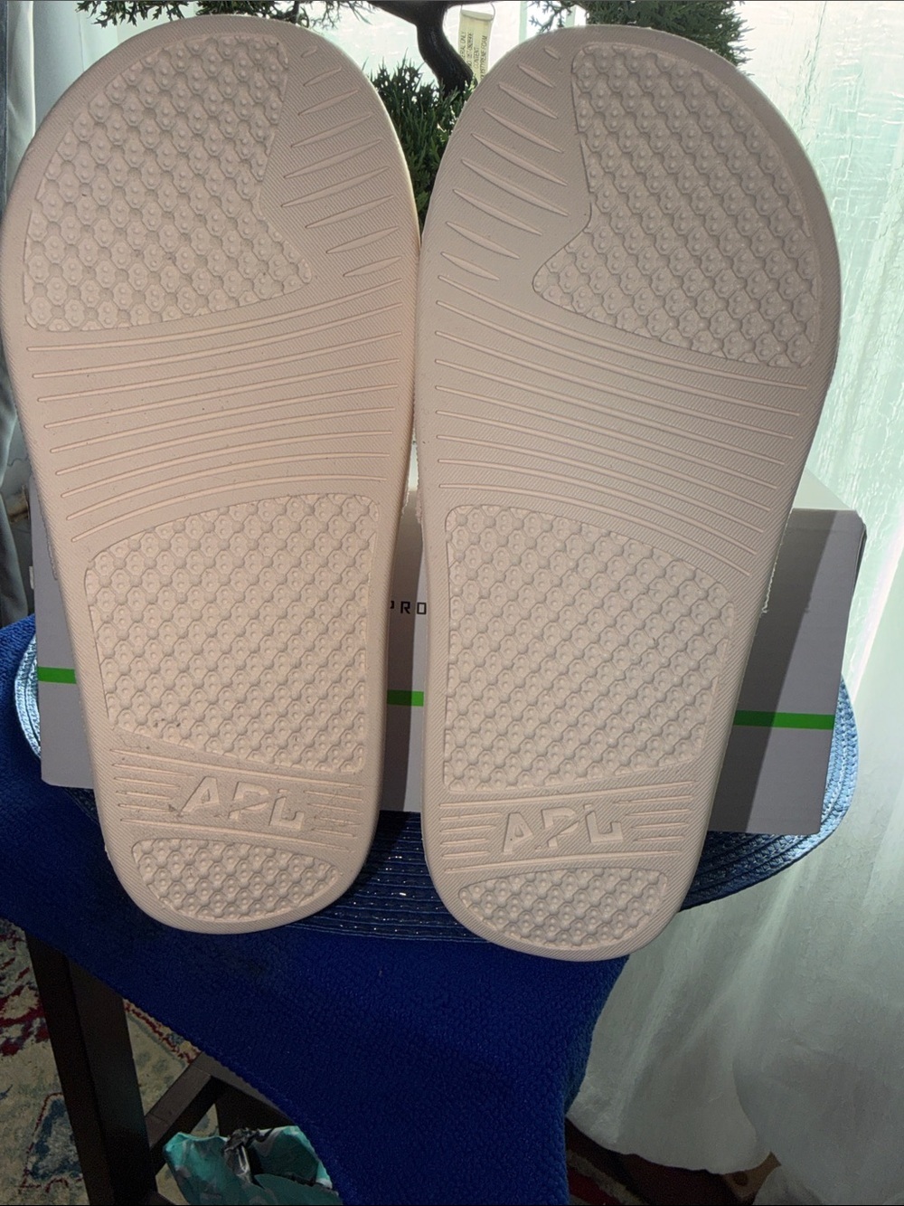 APL Women's Slides in Light Pink - Picture 3 of 3